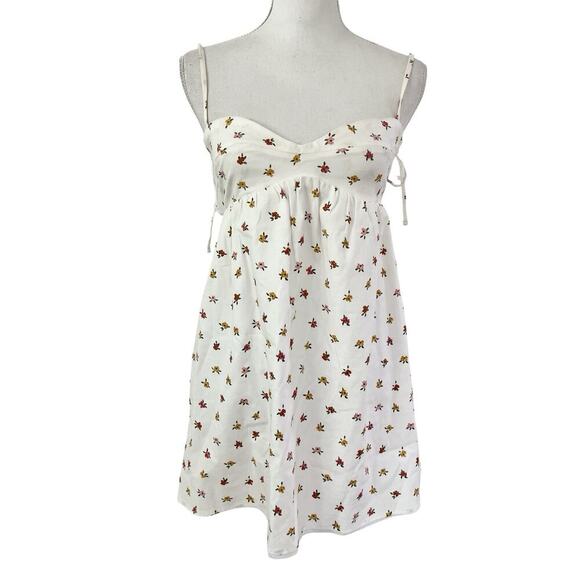 Reformation Cox Ditsy Floral Babydoll Mini Dress Size 0 White Feminine Smocked Reformation Cox Ditsy Floral Babydoll Mini Dress Size 0 White Feminine Smocked